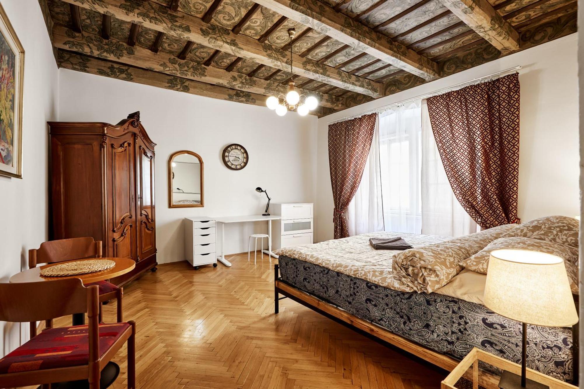 At The Blue Lion & Parking Assistance Apartment Prague Ngoại thất bức ảnh