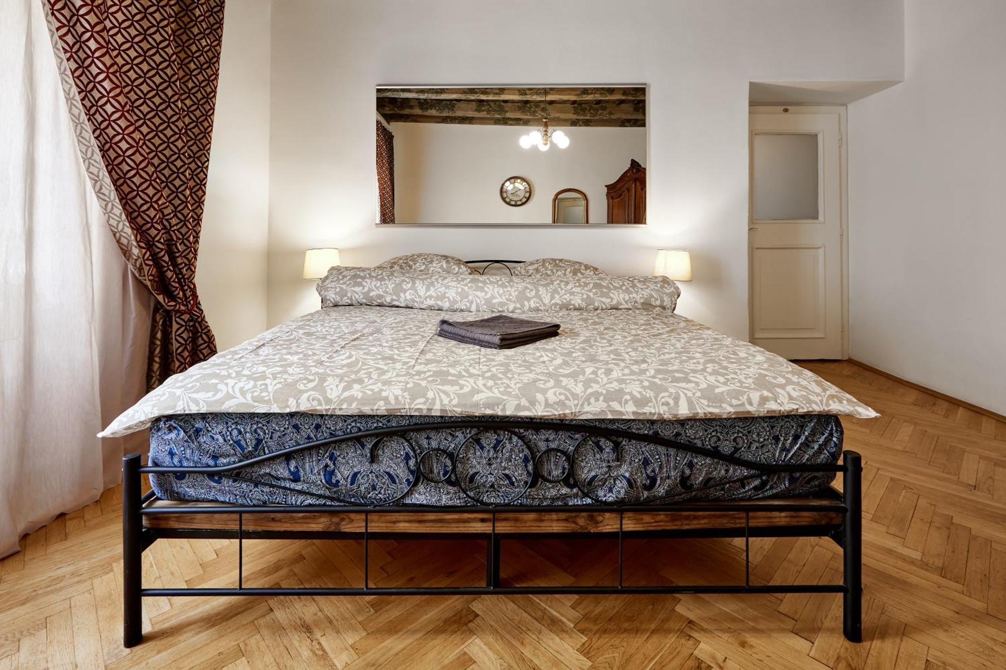 At The Blue Lion & Parking Assistance Apartment Prague Ngoại thất bức ảnh