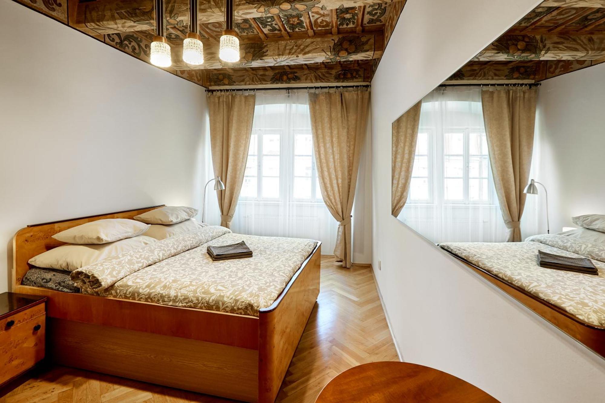 At The Blue Lion & Parking Assistance Apartment Prague Ngoại thất bức ảnh