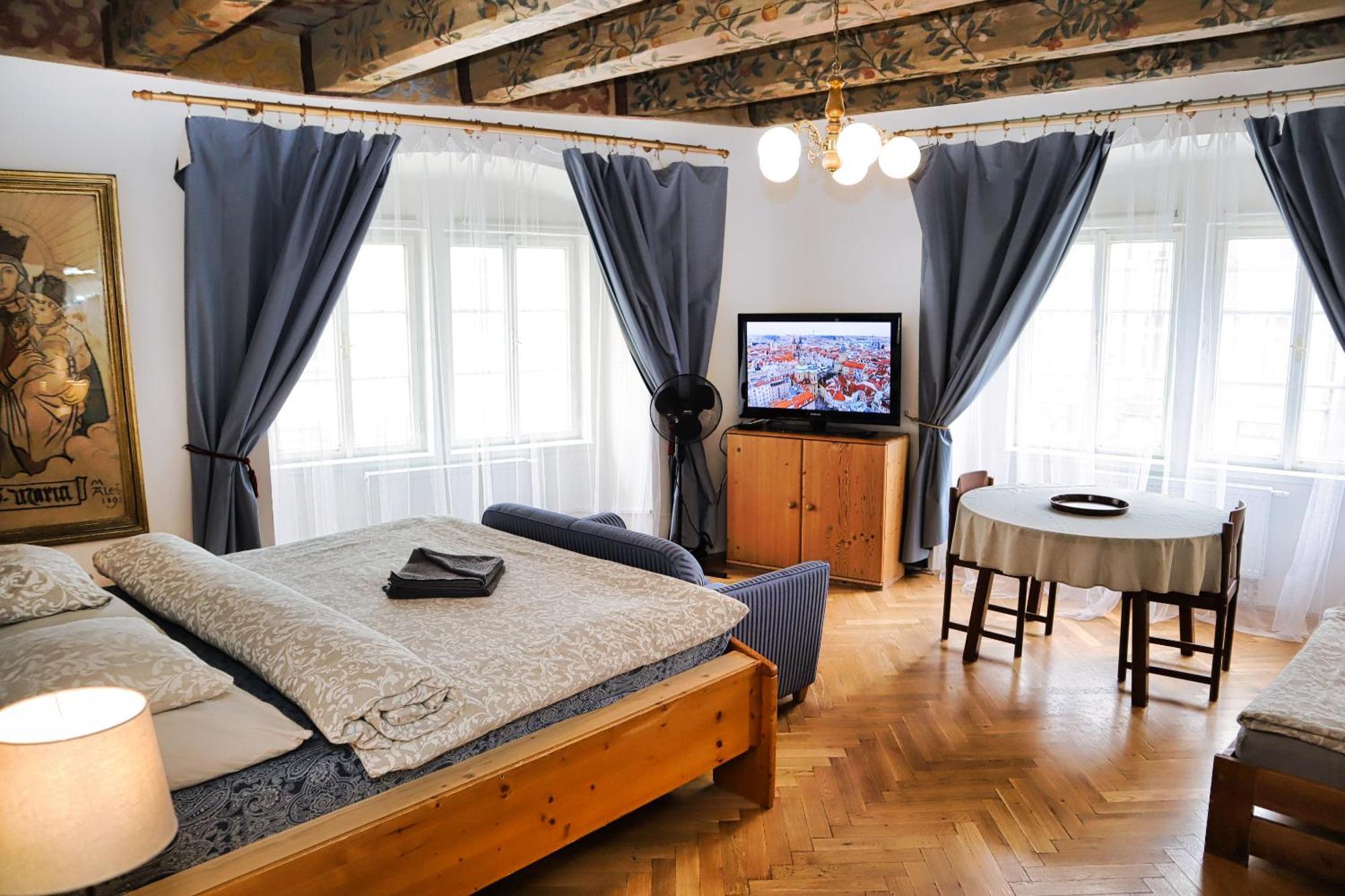 At The Blue Lion & Parking Assistance Apartment Prague Ngoại thất bức ảnh